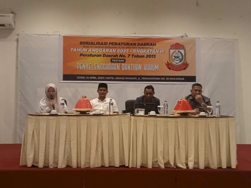 Legislator DPRD Kota Makassar Fraksi PKS, Adi Akbar menggelar Sosialisasi Peraturan Daerah (Perda) Nomor 7 Tahun 2015 tentang Penyelenggaraan Bantuan Hukum Tahun Anggaran 2025 di Hotel Grand Imawan, Jalan Pengayoman, Kota Makassar, Senin (14/4/2025). | Foto: dok istimewa.
