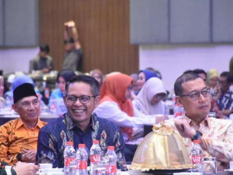 Ketua DPRD Kota Makassar, Supratman, menghadiri Forum Konsultasi Publik Rancangan Awal Rencana Kerja Pemerintah Daerah (RKPD) Kota Makassar Tahun 2026 di Four Points Hotel by Sheraton Makassar, Jalan Andi Djemma, Kamis (30/1/2025). @Jejakfakta/dok. Humas DPRD Makassar