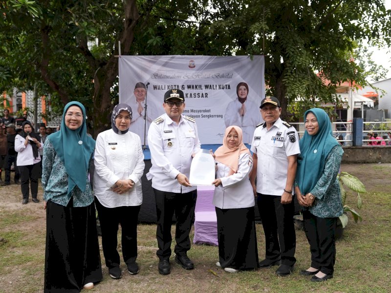  Wali Kota Makassar Munafri Arifuddin bersama Wakil Wali Kota Aliyah Mustika Ilham melakukan kunjungan di tiga pulau yang masuk dalam wilayah Kecamatan Kepulauan Sangkarang, Rabu (30/4/2025). @Jejakfakta/dok. Humas Pemkot Makassar