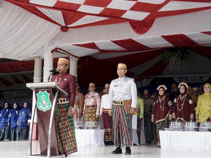 Bupati Sidrap, Syaharuddin Alrif memimpin upacara peringatan Hari Pendidikan Nasional (Hardiknas) tingkat Kabupaten Sidrap di Lapangan Upacara Kompleks SKPD, Jumat (25/5/2025). @Jejakfakta/dok. Humas Pemkab Sidrap