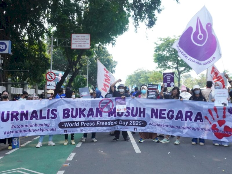 Puluhan jurnalis dan mahasiswa memperingati World Press Freedom Day (WPFD) atau Hari Kebebasan Pers Sedunia pada 3 Mei 2025 di Jakarta. @Jejakfakta/Istimewa
