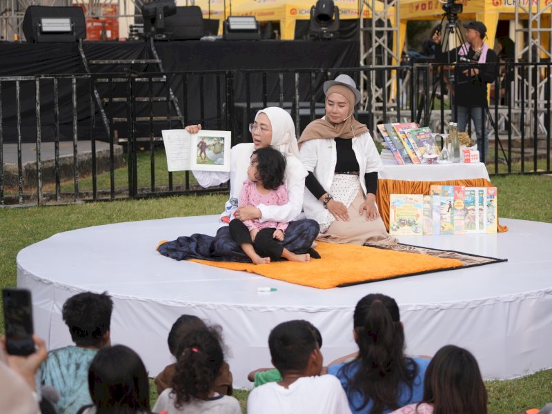 Bunda Literasi Melinda Aksa, hadiri Festival Literasi bertajuk 'Jendela Dunia Literasi' yang digelar di Kawasan Bersejarah Fort Rotterdam, Sabtu (3/5/2025). @Jejakfakta/dok. Humas Pemkot Makassar