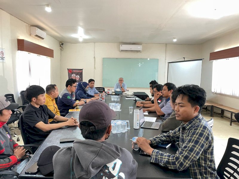 Serikat Buruh Industri Pertambangan dan Energi (SBIPE) mengadakan perundingan bipartit dengan Huadi Group yang diwakili oleh bagian Human Resource Development (HRD) perusahaan,  Rabu (30/4/2025). @Jejakfakta/istimewa
