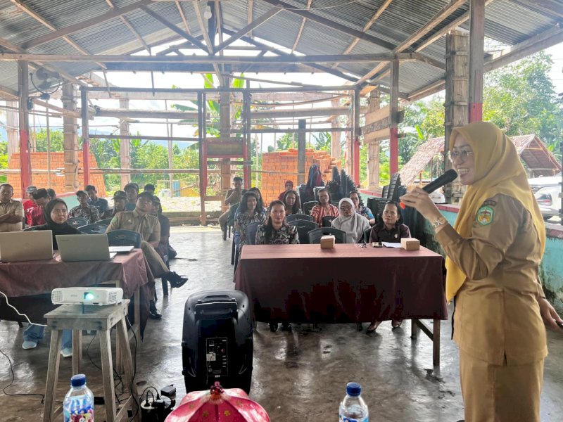 Dinsos P3A Lutim mendukung pembentukan Perlindungan Anak Terpadu Berbasis Masyarakat (PATBM). Kegiatan ini berkolaborasi dengan Save the Children (StC) bersama dengan Sulawesi Cipta Forum (SCF) di Aula Kantor Desa Teromu, Kecamatan Mangkutana, Senin (05/05/2025). @Jejakfakta/dok. Humas Pemkab Lutim