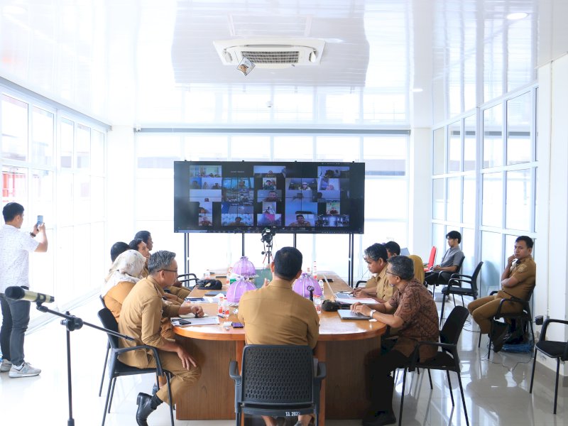 Wakil Bupati Andi Edy Manaf, saat menghadiri sosialisasi pembentukan Koperasi Merah Putih kepada para kepala desa dan lurah, pada Senin (5/5/2025). @Jejakfakta/dok. Humas Pemkab Bulukumba