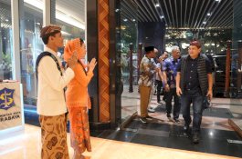 Tiba di Surabaya, Wali Kota Makassar dan Ketua TP PKK Siap Hadiri Munas APEKSI