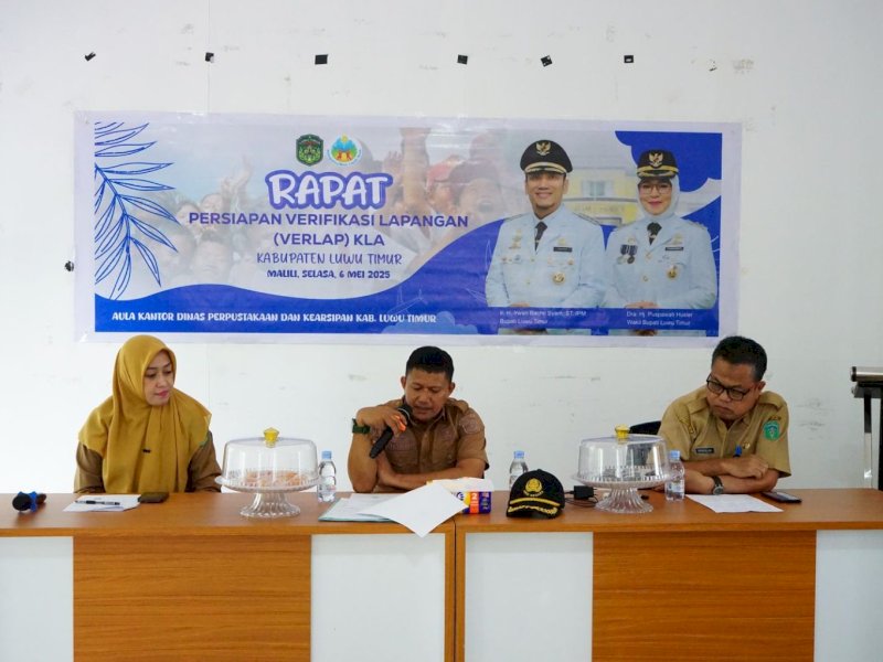 Rapat persiapan Verifikasi Lapangan (Verlap) Kabupaten Layak Anak (KLA) 2024 di Aula Dinas Perpustakaan dan Kearsipan, Selasa (6/5/2025). @Jejakfakta/dok. Humas Pemkab Lutim