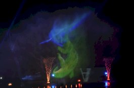 Bersama Wali Kota se-Indonesia, Munafri-Melinda Saksikan Pertunjukan Air Mancur Menari di THP Kenjeran