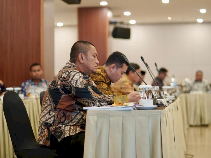 Bupati Luwu Timur, Irwan Bachri Syam, menghadiri Rapat Umum Pemegang Saham (RUPS) Tahunan Tahun Buku 2024 dan RUPS Luar Biasa Tahun 2025 PT. Bank Sulselbar, di Claro Hotel Makassar, Rabu (14/05/2025). @Jejakfakta/dok. Humas Pemkab Lutim