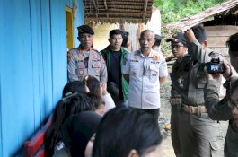 Satpol PP Lutim Tertibkan Tempat Usaha Ilegal di Desa Tabarano