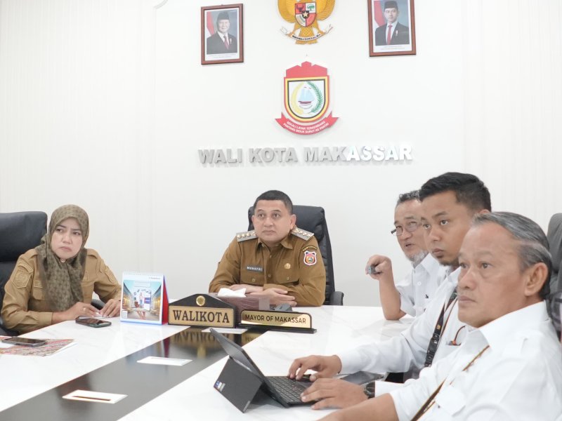 Wali Kota Makassar, Munafri Arifuddin, saat menggelar pertemuan bersama Balai Besar Wilayah Sungai (BBWS) Pompengan Jeneberang, di Kantor Wali Kota Makassar, Senin (19/5/2025). @Jejakfakta/dok. Pemkot Makassar
