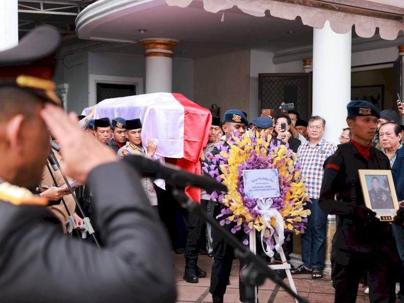 Prosesi Pelepaan Jenazah Almarhum Konjen Pol (Purn) Jusuf Manggabarani di Rumah Duka,  Kompleks Bukit Katulistiwa, Makassar, Selasa (20/5/2025). @Jejakfakta/dok. Humas Pemkot Makassar