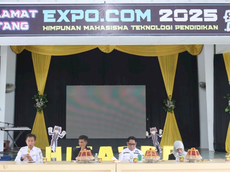 Asisten Pemerintahan dan Kesejahteraan Rakyat, Muhammad Iqbal, menghadiri kegiatan Expo.Com. 2025 di Universitas Muhammadiyah Sidenreng Rappang (UMS), Rabu (21/5/2025). @Jejakfakta/dok. Humas Pemkab Sidrap