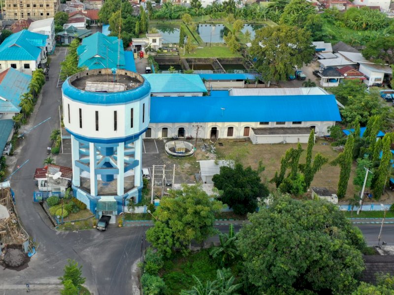 Kantor Pusat Perumda Air Minum Kota Makassar di Jl Sam Ratulangi, Makassar, Sulsel. 