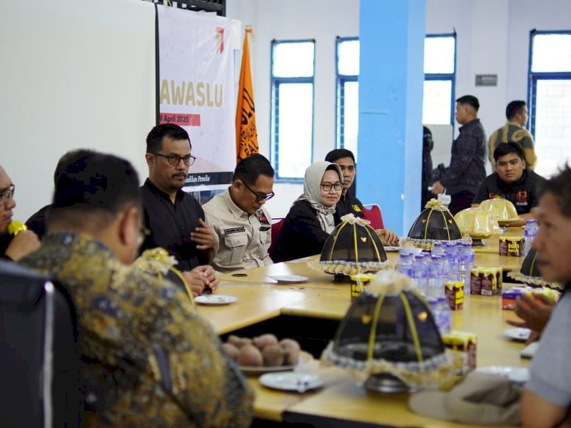 Bawaslu melakukan pengawasan intensif terhadap Pemungutan Suara Ulang (PSU) Pilkada Palopo, Sabtu (24/5/2025). @Jejakfakta/dok. Istimewa