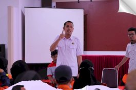 Camat Makassar Tegaskan: Petugas Kebersihan Bukan Pekerjaan Sampingan!