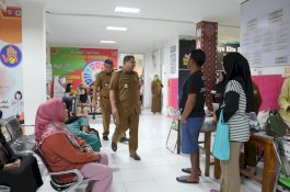 Sidak di Kecamatan Tamalate, Wali Kota Munafri Soroti Kebersihan dan Respons Layanan Publik