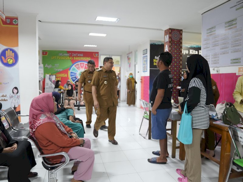 Wali Kota Makassar, Munafri Arifuddin, melakukan inspeksi mendadak (sidak) di Puskesmas Barombong di Kecamatan Tamalate, Selasa (27/5/2025). @Jejakfakta/dok. Humas Pemkot Makassar 