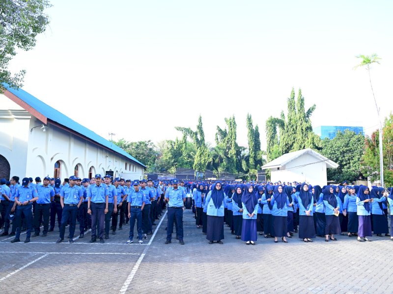 Karyawan PDAM Kota Makassar. 