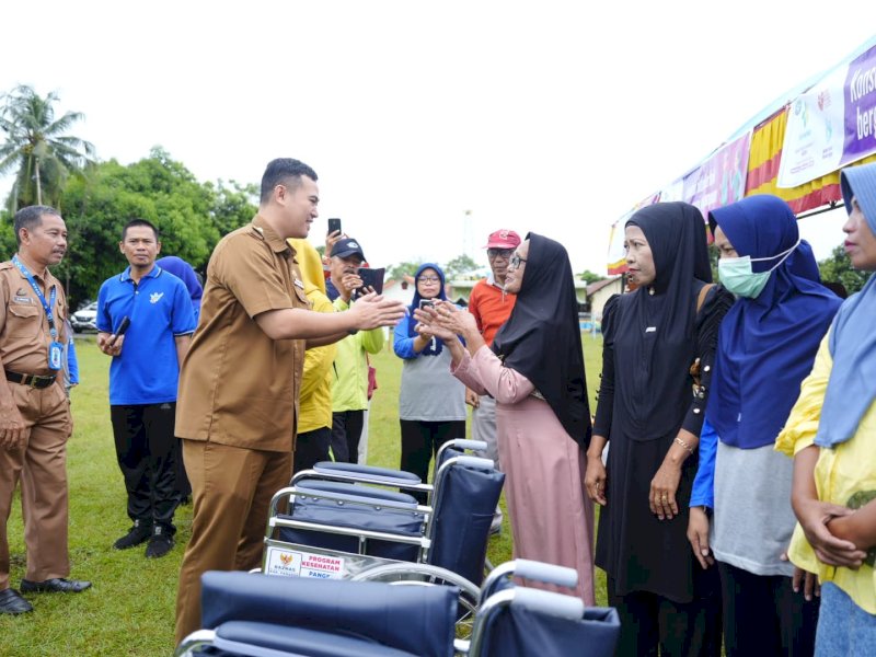 Pemerintah Kabupaten Pangkep memperingati Hari Lanjut Usia Nasional (HLUN) ke-29 di Lapangan Kelurahan Bonto-bonto, Kecamatan Ma&rsquo;rang, Selasa (3/6/2025). @jejakfaktcom/Humas Pemda Pangkep.