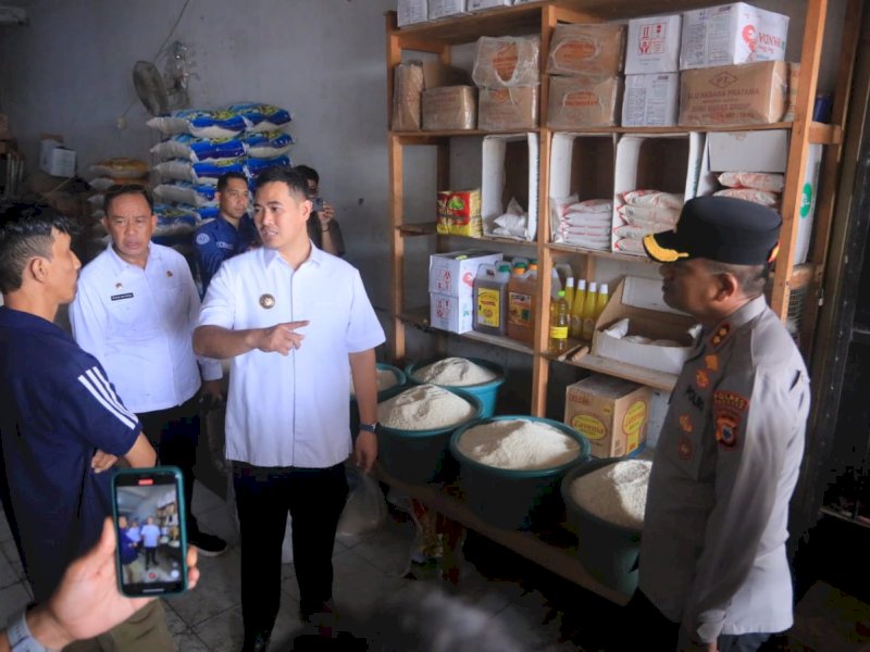 Pemerintah Kabupaten (Pemkab) Pangkep melakukan inspeksi mendadak (sidak) ke Pasar Sentral Pangkajene, Rabu (4/6/2025). @jejakfaktacom/Humas Pemda Pangkep.