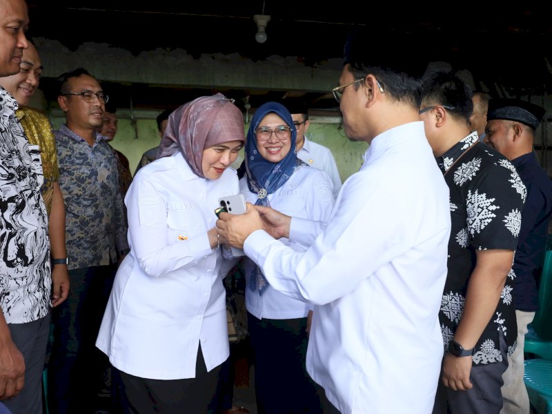 Wakil Wali Kota Makassar, Aliyah Mustika Ilham, menyampaikan belasungkawa atas wafatnya Ma&rsquo;luma Dg Kanang, ibunda dari tokoh Sulawesi Selatan, Amir Uskara, pada Rabu (4/6/2025). @Jejakfakta/dok. Humas Pemkot Makassar