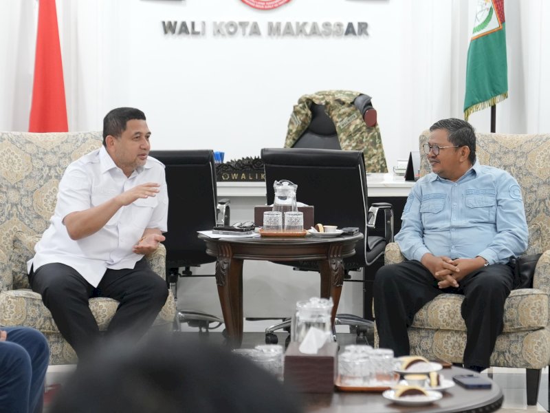 Wali Kota Makassar, Munafri Arifuddin saat menerima audiensi Ketua Real Estate Indonesia (REI) Sulawesi Selatan, H. Mahmud Lambang, di kantor Balai Kota, Rabu (4/6/2025). @Jejakfakta/dok. Humas Pemkot Makassar