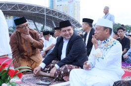 Munafri-Aliyah Bersama Ribuan Jamaah Salat iduladha di Lapangan Karebosi