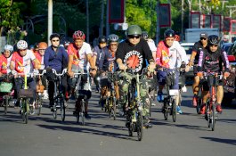 Walikota Makassar Bersepeda Pagi Sambut Brompton Day Out ke-10, Ajak Dongkrak Ekonomi Lokal