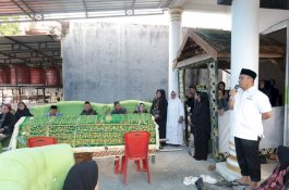 Bupati Luwu Timur Lepas Jenazah Hj. Andi Hadra Petta Welong di Jalajja