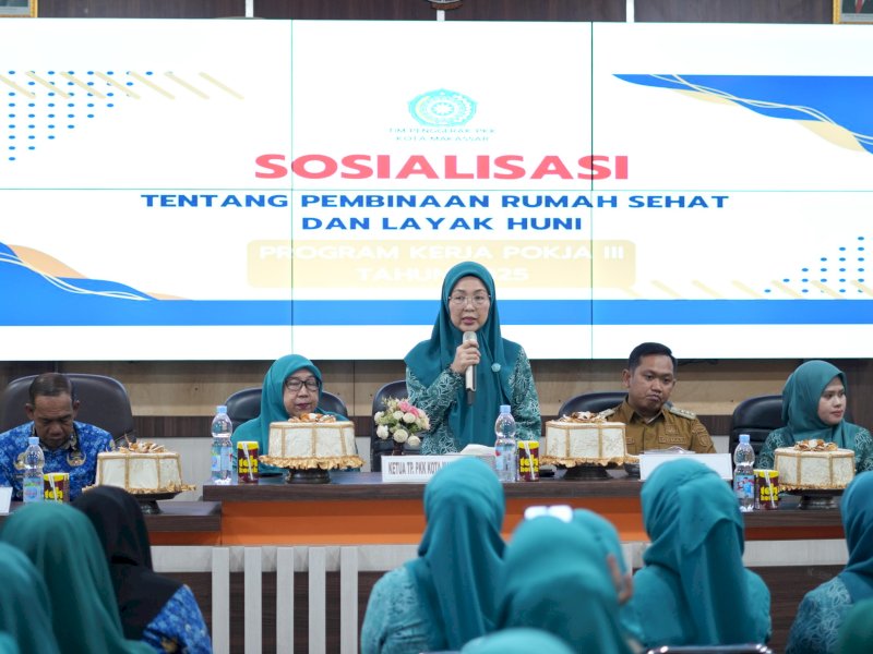 Ketua TP PKK Kota Makassar, Melinda Aksa  saat membuka secara resmi kegiatan sosialisasi rumah sehat dan layak huni yang digelar di Kantor Kecamatan Bontoala, Selasa (17/6/2025). @Jejakfakta/dok. Humas Pemkot Makassar