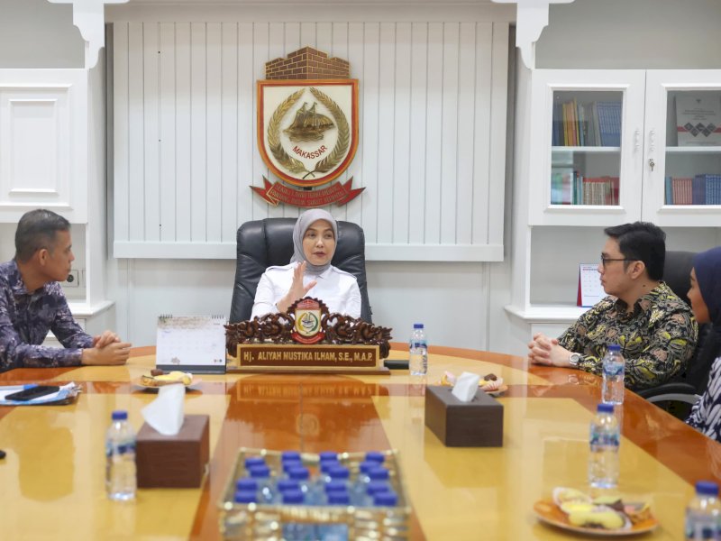 Wakil Wali Kota Makassar, Aliyah Mustika Ilham, menyambut delegasi Malaysia Healthcare Travel Council (MHTC) dalam kunjungan resmi di Balai Kota Makassar, Rabu (18/6/2025). @Jejakfakta/dok. Humas Pemkot Makassar 