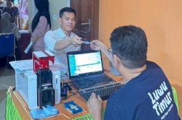 Disdukcapil Luwu Timur Jemput Bola Pelayanan Adminduk di Wilayah Terpencil Seberang Danau Towuti