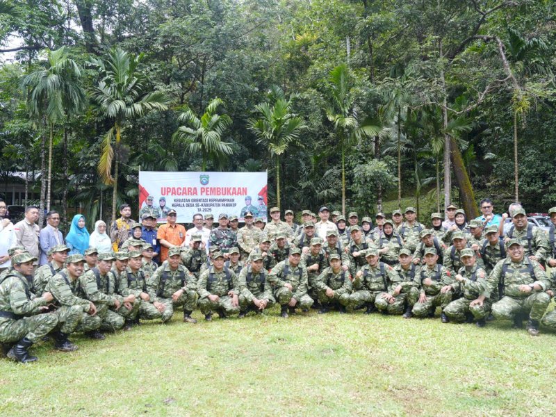 63 kepala desa (Kades) se-Kabupaten Pangkep bersiap menjalani retret pembinaan di Kawasan Hutan Dengan Tujuan Khusus (KHDTK) Diklat Tabo-Tabo, Kamis (19/6/2025). @jejakfaktacom/Humas Pemda Pangkep.