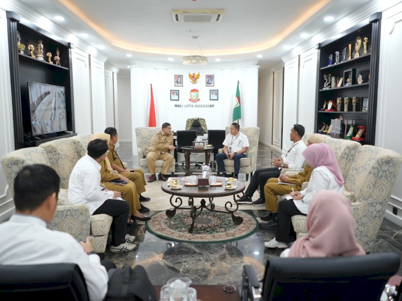 Pemerintah Kota Makassar bersama Sentra "Wirajaya" Kementerian Sosial RI menggelar audiensi membahas kesiapan pelaksanaan Sekolah Rakyat jenjang SMP, di Balai Kota Makassar, Senin (23/6/2025). @Jejakfakt/dok. Humas Pemkot Makassar
