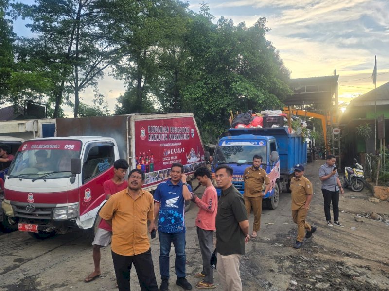 Kemacetan panjang truk pengangkut sampah terjadi di Tempat Pembuangan Akhir (TPA) Antang, Kecamatan Manggala, Kota Makassar, Selasa pagi (24/6/2025). @Jejakfakta/dok. Humas Pemkot Makassar 
