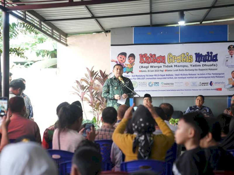 Wali Kota Makassar, Munafri Arifuddin menghadiri kegiatan khitanan massal gratis yang digelar di Kelurahan Banta-Bantaeng, Kecamatan Rappocini, Kamis (26/6/2025). @Jejakfakta/dok. Humas Pemkot Makassar