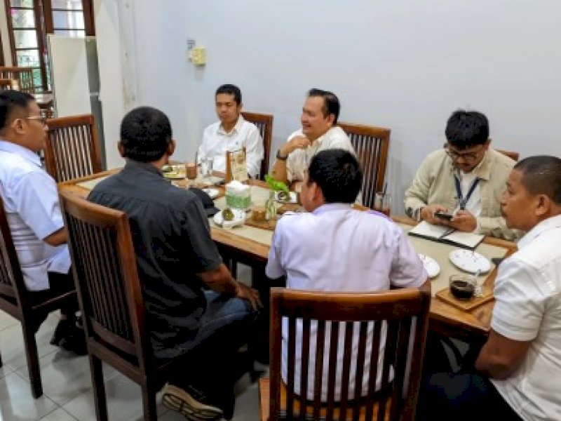 Perumda Pasar Makassar Raya dan Bank Indonesia dalam membahas progres Program Digitalisasi Pasar,  di Kantor BI Sulsel, Rabu (25/6/2025). @Jejakfakta/dok. Istimewa