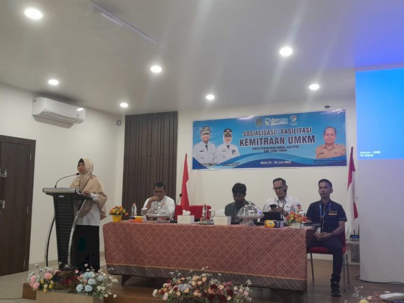 Dinas PMPTSP Kabupaten Luwu Timur menggelar Sosialisasi Fasilitasi Kemitraan Usaha Mikro dan Kecil (UMK) yang dirangkaikan dengan pelatihan Sistem Informasi Pusat (SIP) UMKM, di Wisma Trans, Malili, Rabu (25/6/2025). @Jejakfakta/dok. Humas Pemkab Lutim