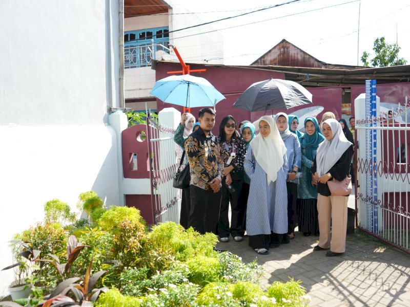 Ketua Tim Penggerak PKK Kota Makassar, Melinda Aksa, melakukan kunjungan lapangan ke Kelurahan Pannampu, Kecamatan Tallo, Kamis (26/6/2025). @Jejakfakta/dok. Humas Pemkot Makassar