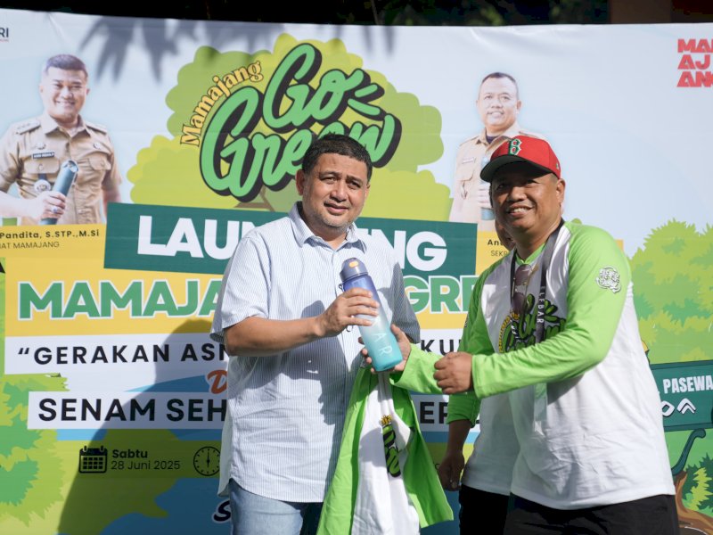 Wali Kota Makassar, Munafri Arifuddin, saat menghadiri peluncuran Program MGG: Gerakan ASN Ramah Lingkungan di Kantor Camat Mamajang, Jalan Lanto Dg. Pasewang, Sabtu (28/6/2025). @Jejakfakta/dok. Humas Pemkot Makassar