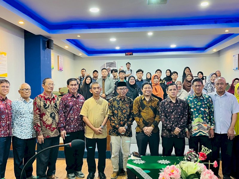 FEB Unismuh Makassar menggelar kuliah tamu bertaraf internasional, tema &ldquo;Qualitative Research Methods: An Islamic Approach&rdquo; di Mini Hall Lantai 8, Senin (30/6/2025). @Jejakfakta/Istimewa