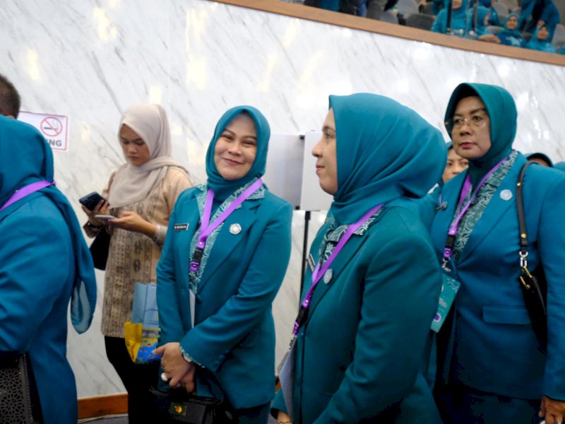 Ketua Tim Penggerak PKK Kabupaten Gowa, Andi Tenri Indah Darmawangsyah, menghadiri Puncak Peringatan HKG PKK ke-53 dan Rakernas X PKK Tahun 2025 di Plenary Hall Sempaja, Kota Samarinda, Selasa (8/7/2025). @Jejakfakta/dok. Humas Pemkab Gowa