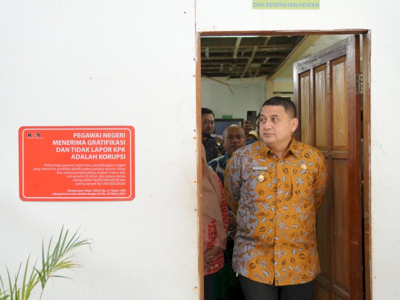 Wali Kota Makassar, Munafri Arifuddin, melakukan inspeksi mendadak (sidak) di kompleks Kantor Gabungan Dinas lingkup Pemerintah Kota Makassar, Jalan Urip Sumoharjo, pada Kamis (10/7/2025). @Jejakfakta/dok. Humas Pemkot Makassar