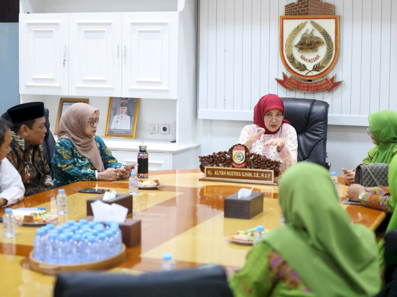 Wakil Wali Kota Makassar, Aliyah Mustika Ilham, menerima audiensi dari jajaran Pimpinan Cabang Muslimat Nahdlatul Ulama (NU) Kota Makassar, Rabu (9/7/2025). @Jejakfakta/dok. Humas Pemkot Makassar