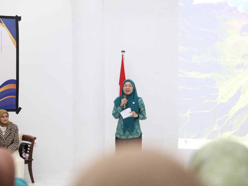 Ketua Tim Penggerak PKK Kota Makassar, Melinda Aksa, saat membuka Workshop dan Lomba Karya Vlog yang digelar di Gedung PKK Makassar, Selasa (15/7/2025). @Jejakfakta/dok. Humas Pemkot Makassar