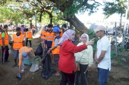 Revitalisasi Losari Dimulai! Munafri dan Aliyah Galang Gerakan Bersih-Bersih Kota