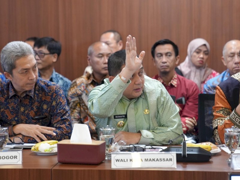 Wali Kota Makassar, Munafri Arifuddin, saat menghadiri Rapat Koordinasi Terbatas (Rakor Terbatas) yang digelar Kementerian Koordinator Bidang Pangan di Jakarta, Kamis (17/7/2025). @Jejakfakta/dok. Humas Pemkot Makassar