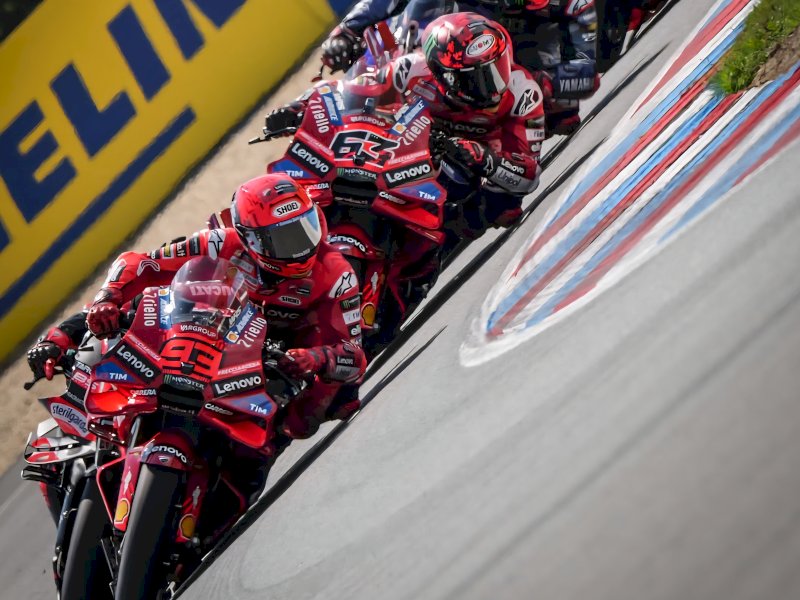 Marc Marquez finis di posisi terdepan, mengalahkan Marco Bezzecchi  dan Pedro Acosta pada Grand Prix Ceko 2025 di Sirkuit Brno, Ceko, Minggu (20/7/2025). @jejakfaktacom/IG MotoGP.