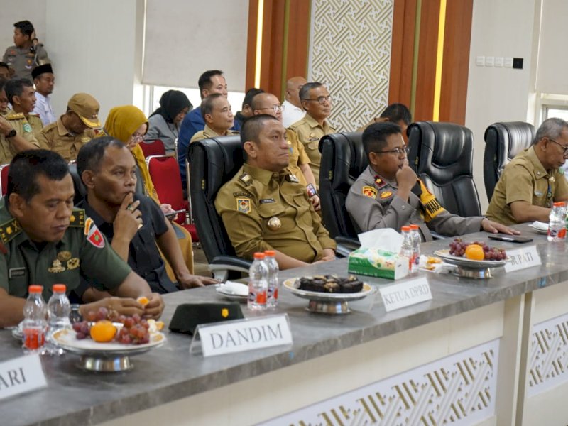 Bupati Luwu Timur, Irwan Bachri Syam, menghadiri peluncuran nasional kelembagaan 80.000 Koperasi Desa/Kelurahan Merah Putih yang digelar secara virtual, Senin (21/07/2025). @Jejakfakta/dok. Humas Pemkab Lutim